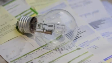 Quer pagar menos na conta de luz? Você pode conseguir se tiver conta no Caixa Tem e mais alguns requisitos.
