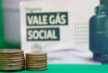 Entenda tudo sobre o Auxílio Gás, pago juntamente com o Bolsa Família, a cada 2 meses.