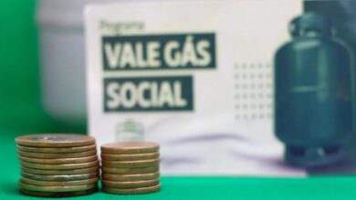 Entenda tudo sobre o Auxílio Gás, pago juntamente com o Bolsa Família, a cada 2 meses.
