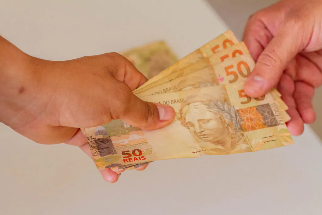 BPC e Bolsa Família: uma rede de proteção social ampliada para famílias vulneráveis. Veja se é possível unir os dois.