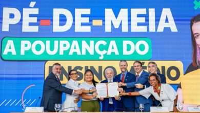 Governo confirma novo benefício aos jovens brasileiros que pode chegar a mais de 9 mil reais ao longo do nível médio.