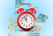 Descubra em que horas o Bolsa Família cai na conta do Caixa Tem para cada beneficiário do programa governamental.