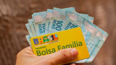 Descubra se as mães podem receber o Bolsa Família e o Auxílio Maternidade juntos