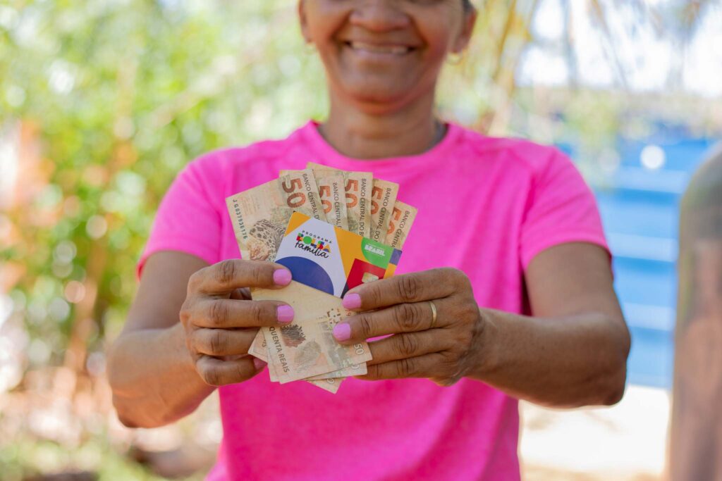 Empréstimos de R$ 5 mil a 10 mil pelo Bolsa Família: será que é verdade? Descubra aqui