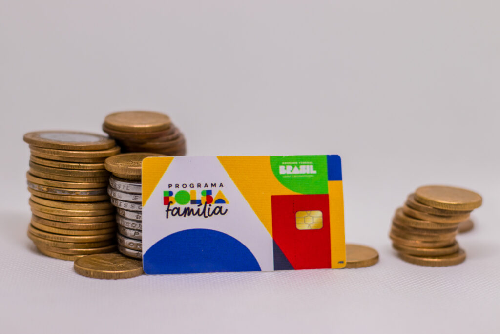 Uma nova chance de receber o Bolsa Família já foi confirmada e está em andamento para diversos NIS da lista do governo; confira e entenda.