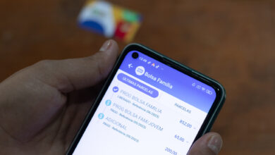 Bolsa Família de abril pé confirmado como novo auxílio que pormete ajudar muitas famílias brasileiras em situação de vulnerabilidade social.