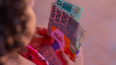 Alerta a todos os beneficiários do Bolsa Família portadores do NIS da lista. Nova rodada de Pix começa nesta semana; confira como funciona.