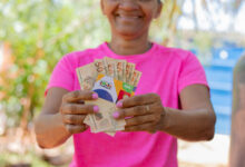 Confira quem deve receber R$ 300 a mais do Bolsa Família nesta semana, diversos NIS serão premiados na lista.