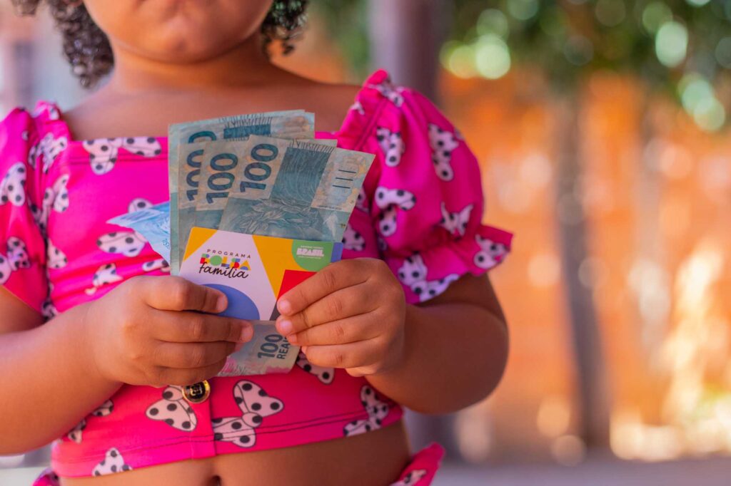 Ganhos começaram! A partir de quantos anos pode fazer o Bolsa Família? Solicitações abertas