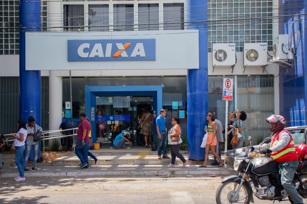 Aviso importante aos NIS 0, 9 , 7 , 8 , 5 , 4 e outros: ter dinheiro no banco pode CANCELAR de vez seu benefício?