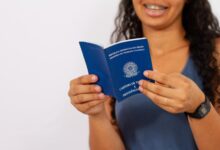 Alerta! "Meu marido trabalha com carteira assinada: será que perco o Bolsa Família?”: conheça as regras para CLT