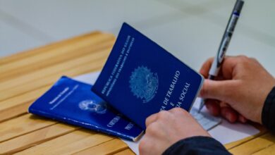 Assinou a carteira? Descubra em quanto tempo você pode PERDER o Bolsa Família