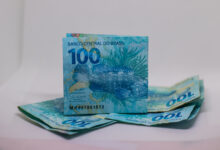 Mais cidades brasileiras receberam a notícia de que poderão sacar o valor do Bolsa Família de uma única vez durante o mês de maio; confira.