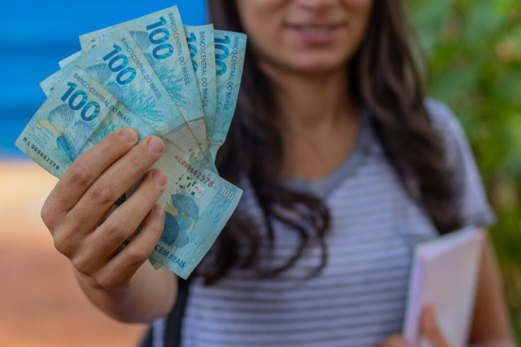Mulheres do CadÚnico podem comemorar a nova linha de crédito com liberação de R$ 200 mil para quem seguir as regras do novo programa do governo federal.