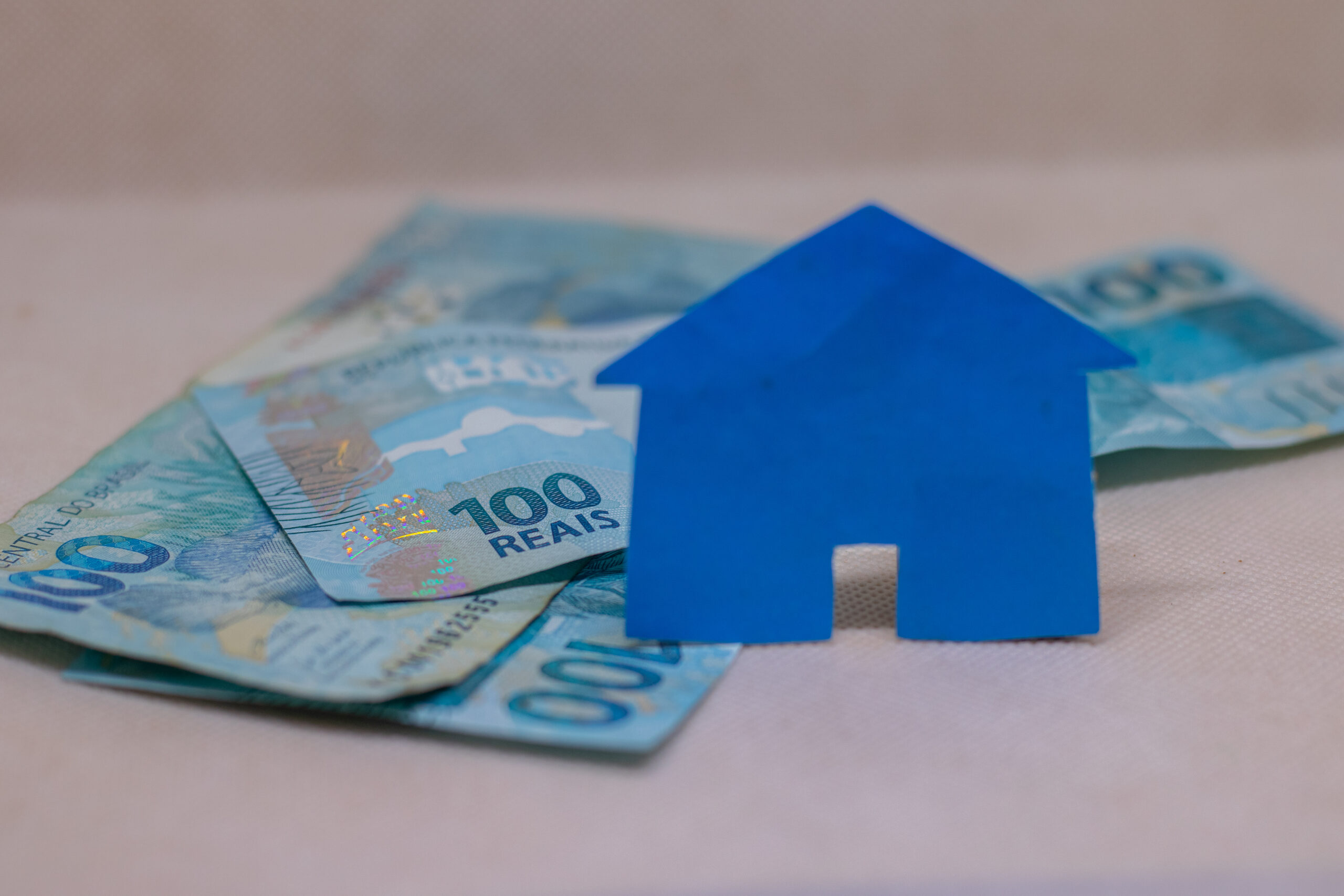 Lula anuncia ação para amparar pessoas que perderam casa durante desastres no sul do Brasil em 2024. Entenda como funciona.