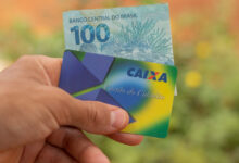 O saque do Bolsa Família será antecipado em maio para diversas famílias brasileiros. Pagamentos unificados acontecem ainda nesta semana.