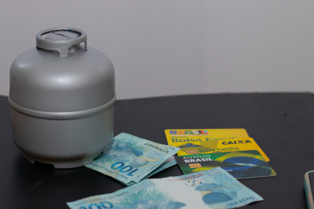 Novo aviso para que todas as pessoas evitem ter o benefício do Auxílio Gás travado no próximo pagamento que se aproxima.
