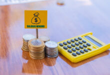 Descubra como devem ficar os benefícios sociais, como o Bolsa Família e o BPC diante da projeção do salário mínimo.