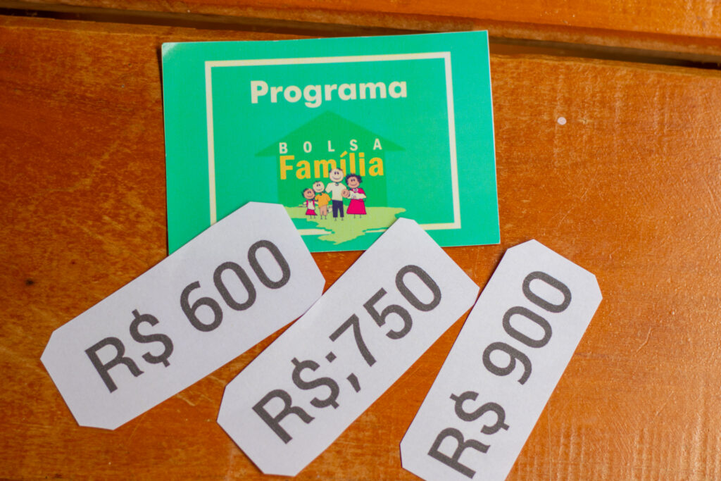 Bolsa Família de junho pode ser uma surpresa para muitas pessoas, já que vem com maior valor e com datas antecipadas no calendário.