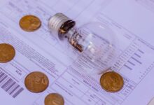 Economize já! Descubra como garantir DESCONTO na conta de luz mesmo morando de aluguel