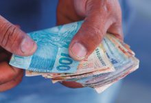 Mais de 440 municípios gaúchos recebem auxílio emergencial de R$ 5.100 para recuperação após enchentes.