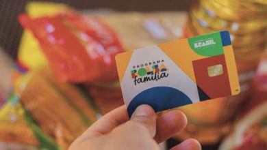 Saiba o que fazer se o Bolsa Família for bloqueado após mudar de município e como regularizar a situação para continuar recebendo o benefício.
