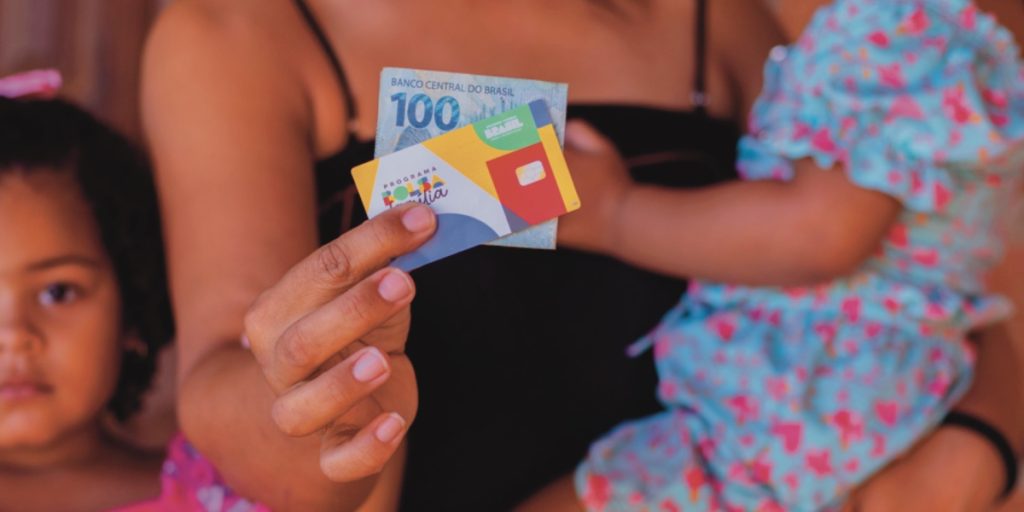 Descubra como o novo benefício do Bolsa Família pode ajudar mães solteiras com um suporte financeiro de R$ 1.200 mensais.