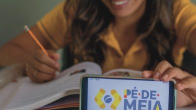 Confira a lista de novos aprovados no Pé-de-Meia e o calendário de pagamento atualizado no Caixa Tem.