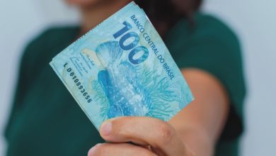 Beneficiários do CadÚnico podem garantir um auxílio mensal de R$ 100,00 através do Cartão Mais Infância.