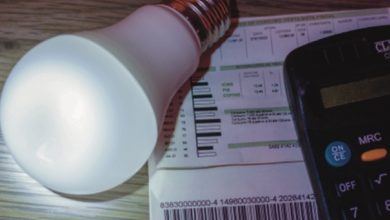 Governo oferece até 100% de desconto nas contas de luz para famílias de baixa renda; saiba quem tem direito.