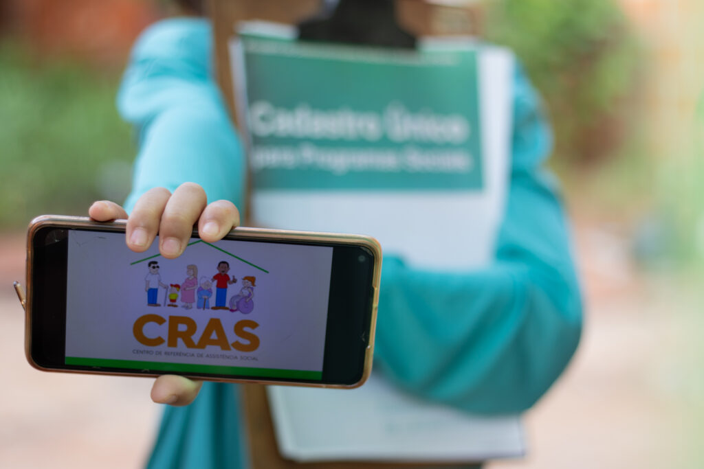 Precisa de internet e TV? Saiba que existem programas do governo que podem fornecer esse tipo de benefício de graça aos brasileiros.