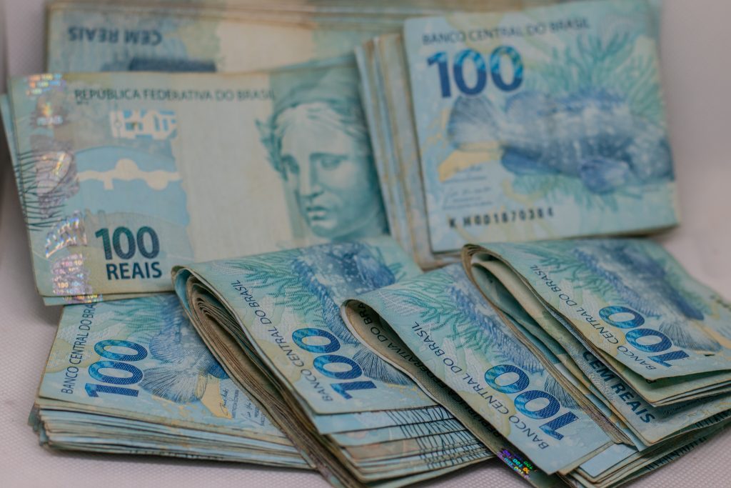 Chegou a hora de sacar mais do que o esperado. Inscritos recentes podem receber benefício triplo do CadÚnico; veja como funciona.
