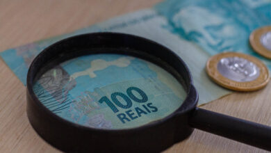 Governo envia proposta e obtém aprovação para pagamento extra emergencial a muitos brasileiros pelo país.