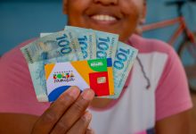 A história de uma ex-beneficiária do Bolsa Família ganhou machetes de jornal e acende alerta para fraudes no Brasil.