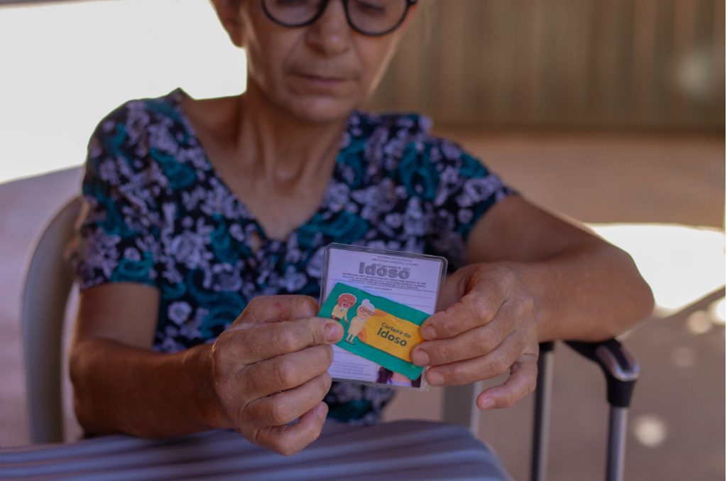 Confira quais são os novos benefícios que o idosos brasileiro pode obter por meio da sua carteirinha atualizada a partir de agora.