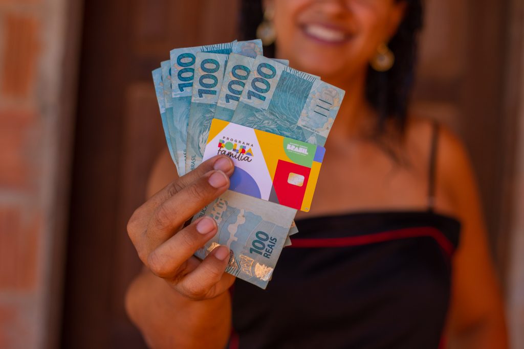 Bolsa Família de julho ainda tem surpresas para revelar a muitos brasileiros. Veja o que você deve saber a respeito disso hoje mesmo.
