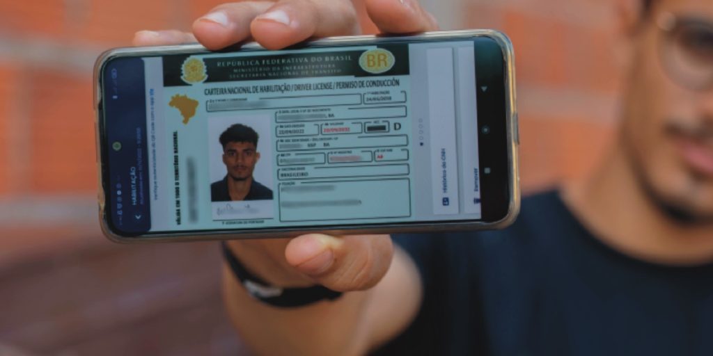 Descubra como obter sua CNH de forma gratuita em 2024 com dois passos simples e rápidos.