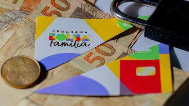 Governo Federal anunciou corte no Bolsa Família e tem gente que pode perder acesso ao benefício ainda neste mês.