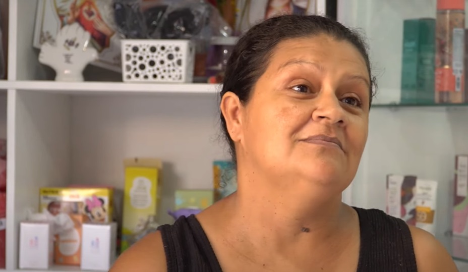 Conheça uma história de uma beneficiária do Bolsa Família que tem transformado sua vida com apoio do novo empréstimo do governo federal aos brasileiros.