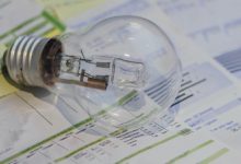 Economize na conta de luz com a Tarifa Social de Energia Elétrica, um benefício para famílias de baixa renda inscritas no CadÚnico.