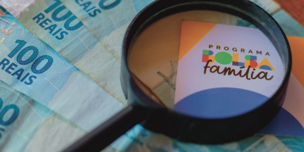 Entenda como o trabalho de um dependente como menor aprendiz pode impactar o valor do seu benefício do Bolsa Família.