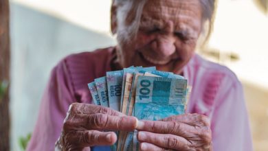 Saiba como verificar se você tem direito aos R$ 1.412 do BPC/LOAS depositados na conta da Caixa Econômica Federal.