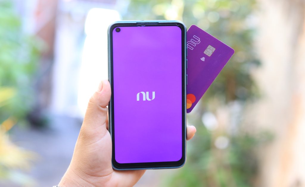 Beneficiários do Pé-de-Meia podem solicitar cartão de crédito do Nubank