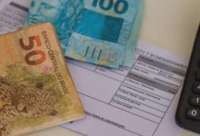 O Governo Federal implementa a Tarifa Social de Água e Esgoto, oferecendo 50% de desconto nas contas para famílias de baixa renda.