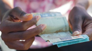 Governo encerra benefícios, afetando milhares de brasileiros devido a critérios rigorosos e combate a fraudes.