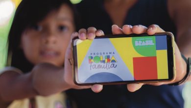 Transferir seu filho para uma escola particular não afeta o Bolsa Família se os critérios de renda e frequência forem mantidos.