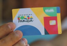 Descubra como retirar seu cartão do Bolsa Família quando o status de entrega indicar "Objeto aguardando retirada no endereço indicado".