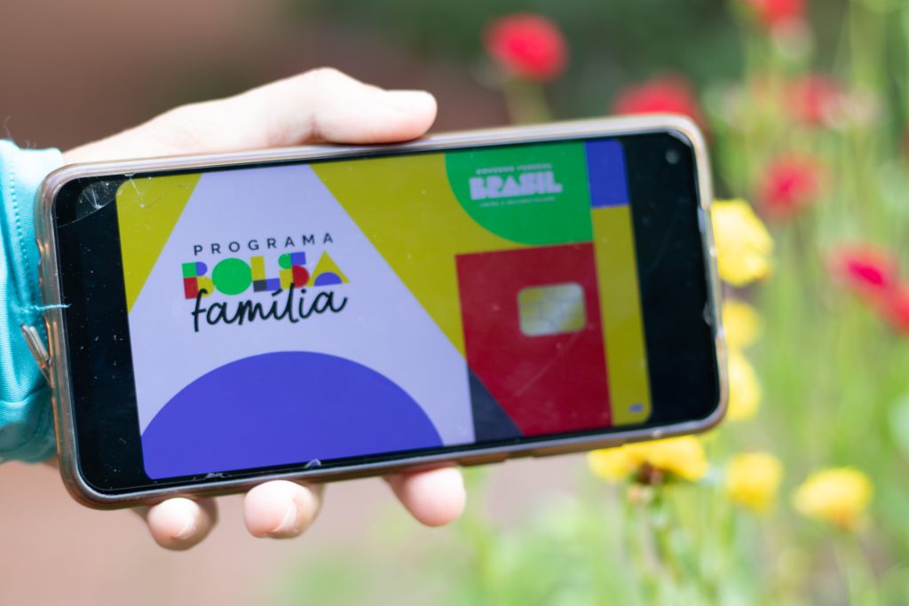 Grupos do Bolsa Família correm risco de não receberem em agosto