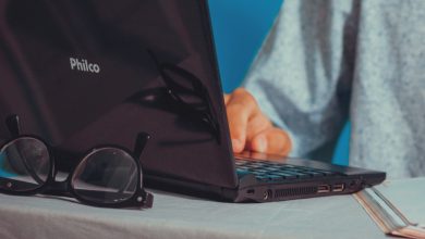 Beneficiários do Bolsa Família encontram cursos online gratuitos em plataformas renomadas para capacitação profissional.