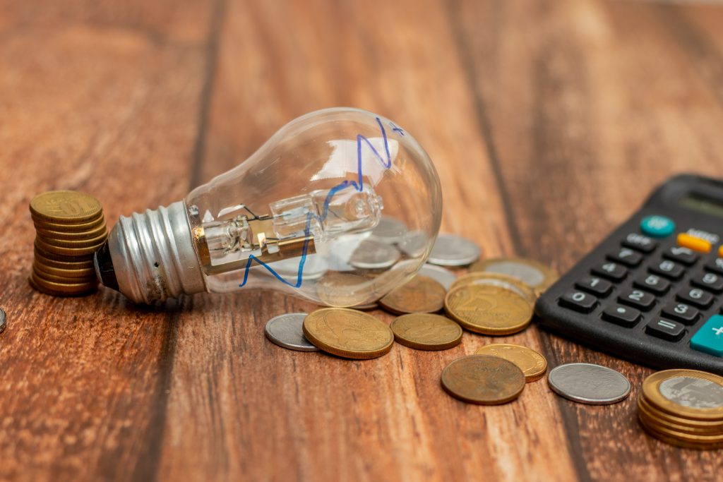 Quem tem direito a descontos na conta de luz e como solicitar